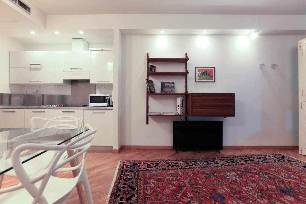 Brera Area Lovely Apt Close To Piazza Duomo Milão Exterior foto