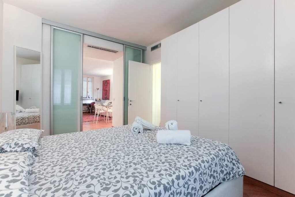 Brera Area Lovely Apt Close To Piazza Duomo Milão Exterior foto