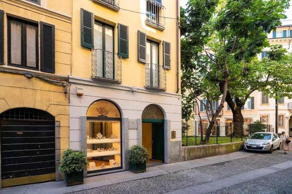 Brera Area Lovely Apt Close To Piazza Duomo Milão Exterior foto
